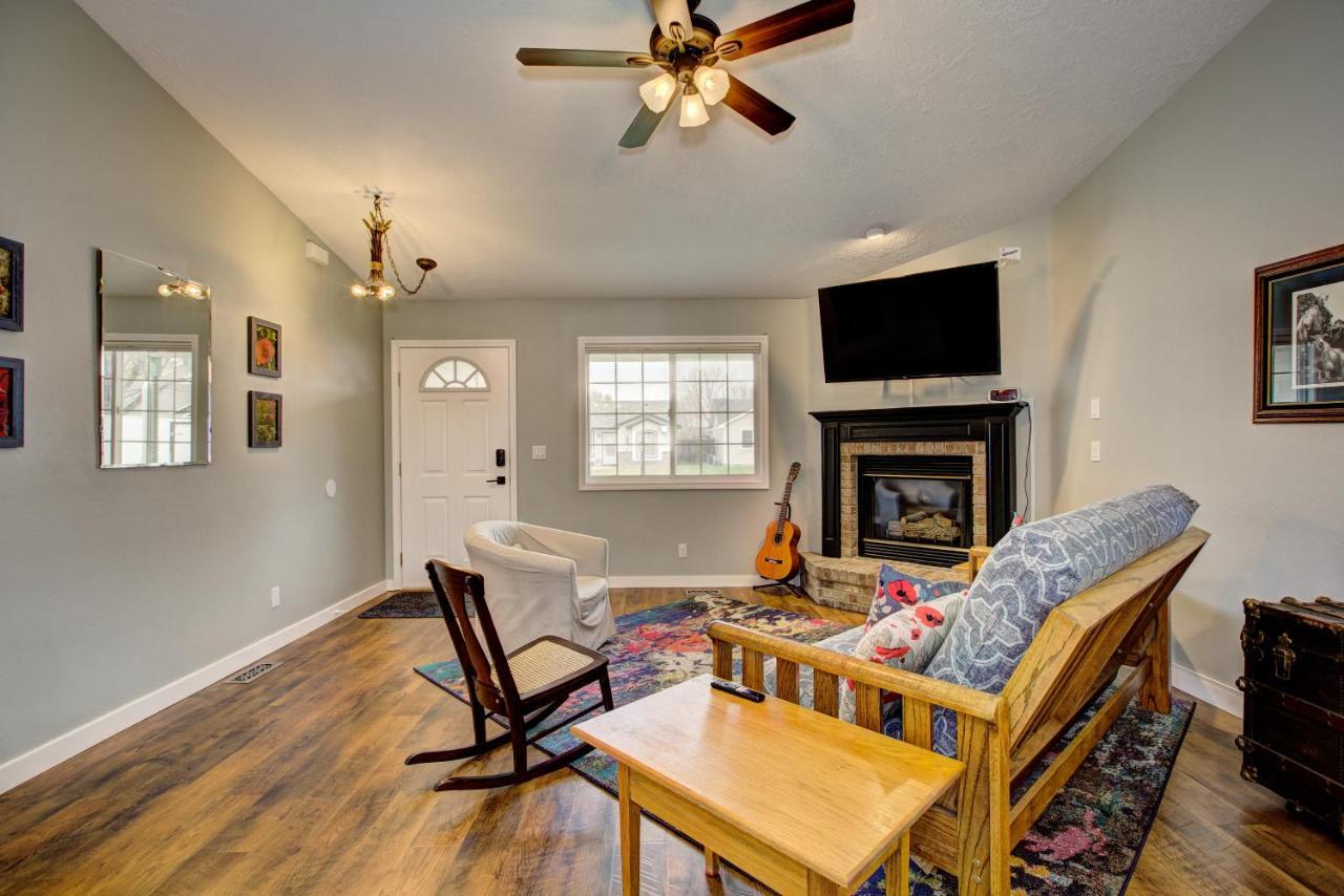 Hello Dolly! 3 Beds, 2 Bath, 2 Tv'S, Fireplace, Quiet Neighborhood In Star, Id Minutes From Walking Trails And River Views Eagle Eksteriør bilde